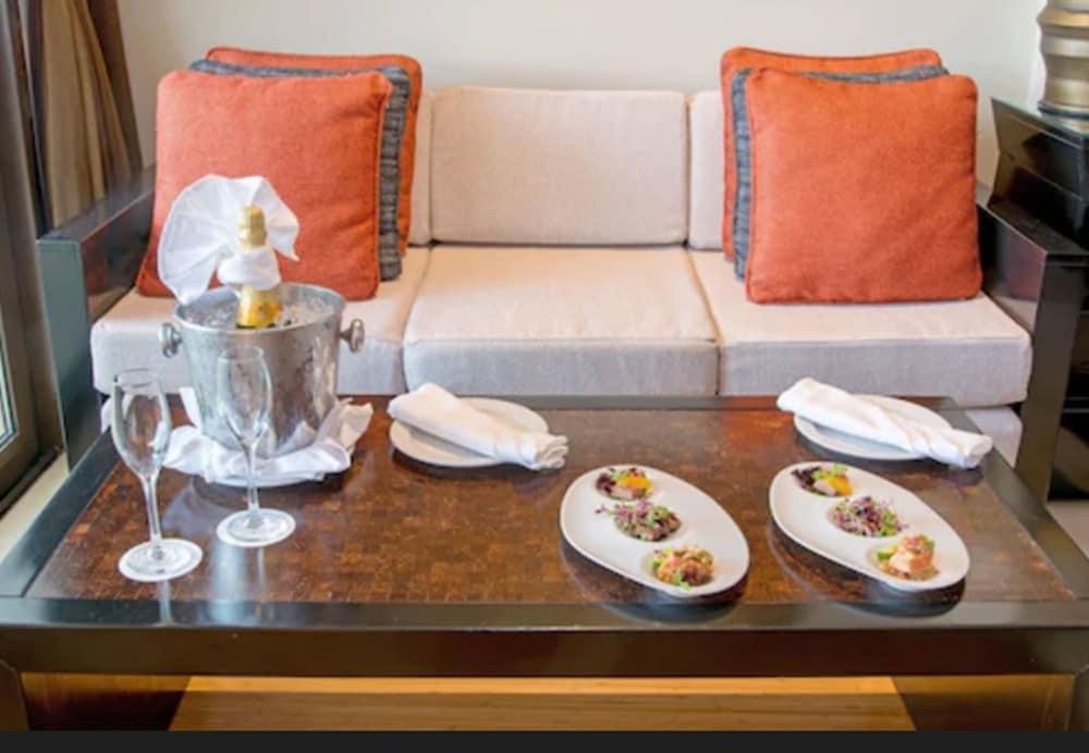 Secrets Wild Orchid (Adults Only) Hotel Teluk Montego Bagian luar foto