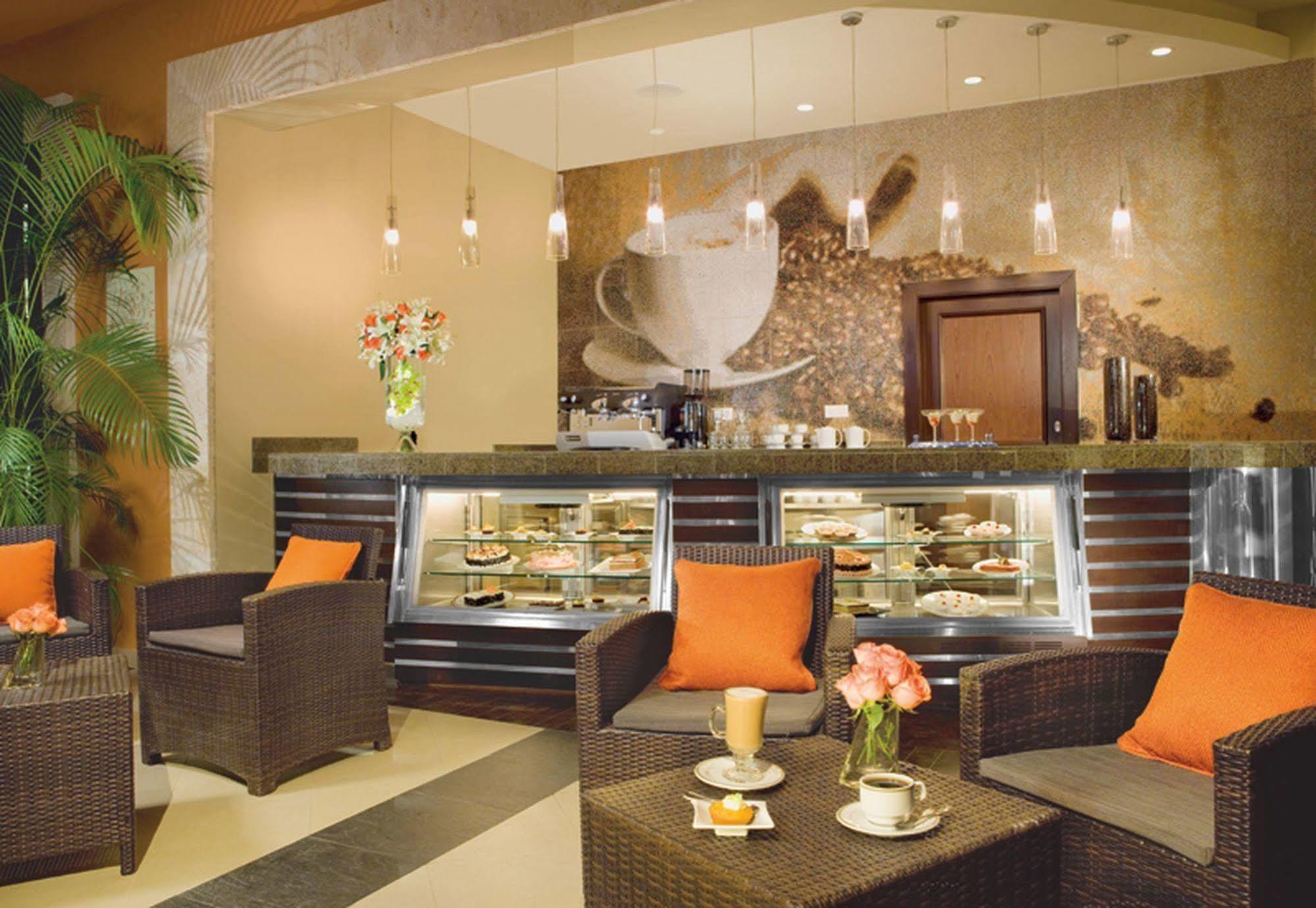 Secrets Wild Orchid (Adults Only) Hotel Teluk Montego Bagian luar foto